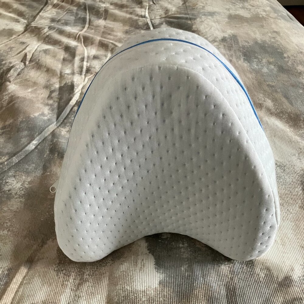 Contour Legacy Memory Foam Leg & Knee Side Sleeper Pillow for Comfort & Relief - Picture 6 of 6